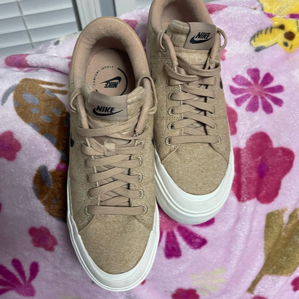 Nike Tan and White Casual Sneakers